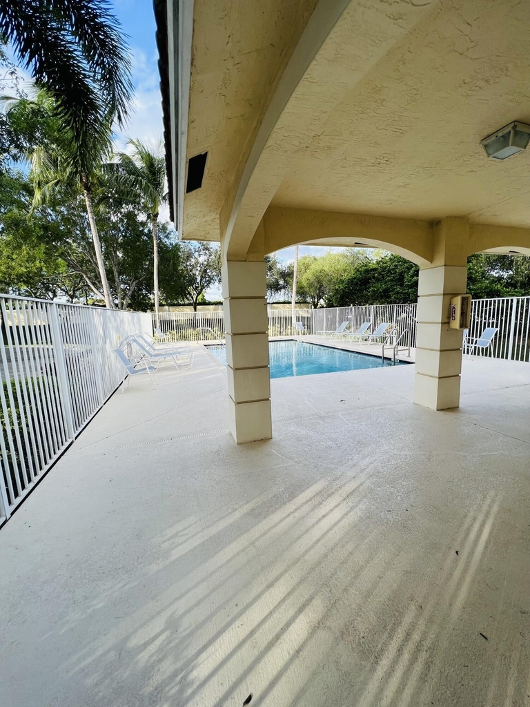 11415 Nw 34th Place - Photo 13