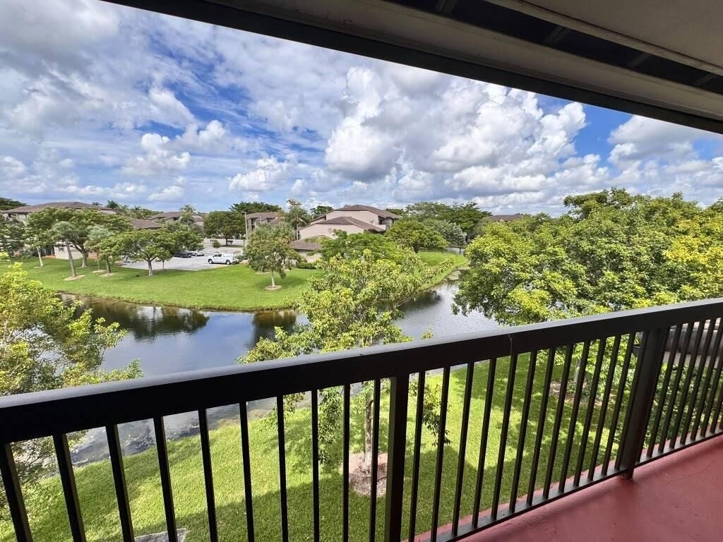9887 Nob Hill Court - Photo 1