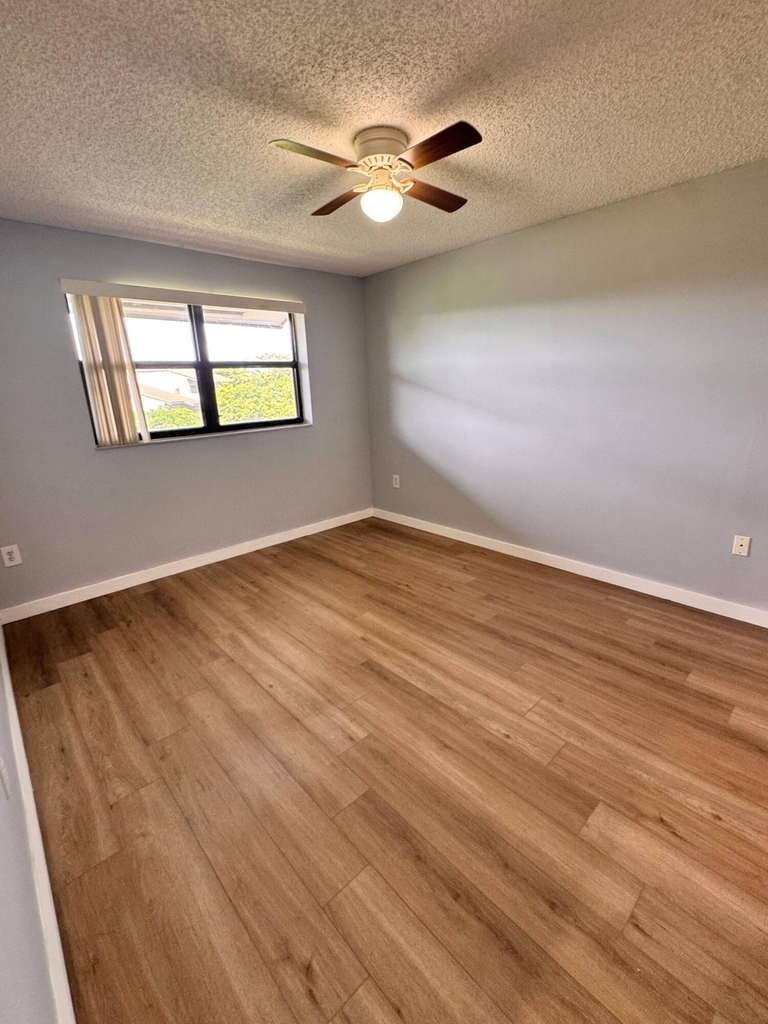9887 Nob Hill Court - Photo 15