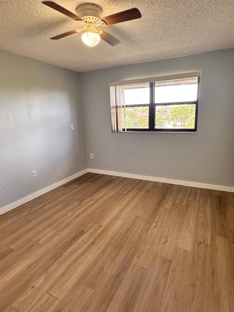 9887 Nob Hill Court - Photo 13