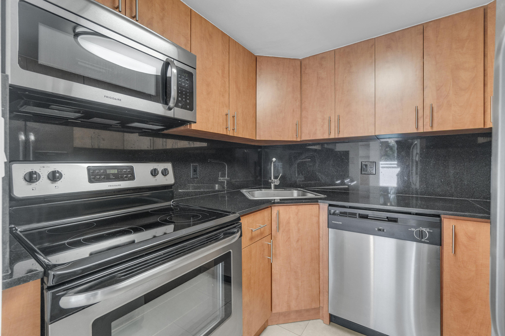 2100 Brickell Avenue - Photo 5