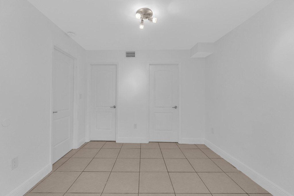 2100 Brickell Avenue - Photo 10