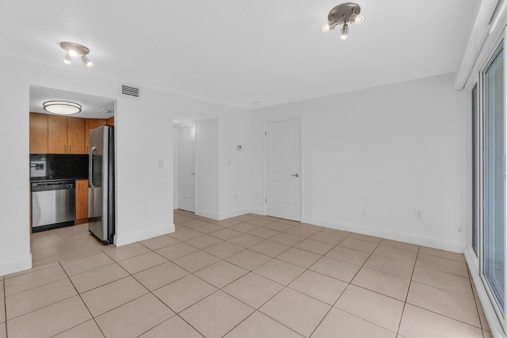 2100 Brickell Avenue - Photo 18