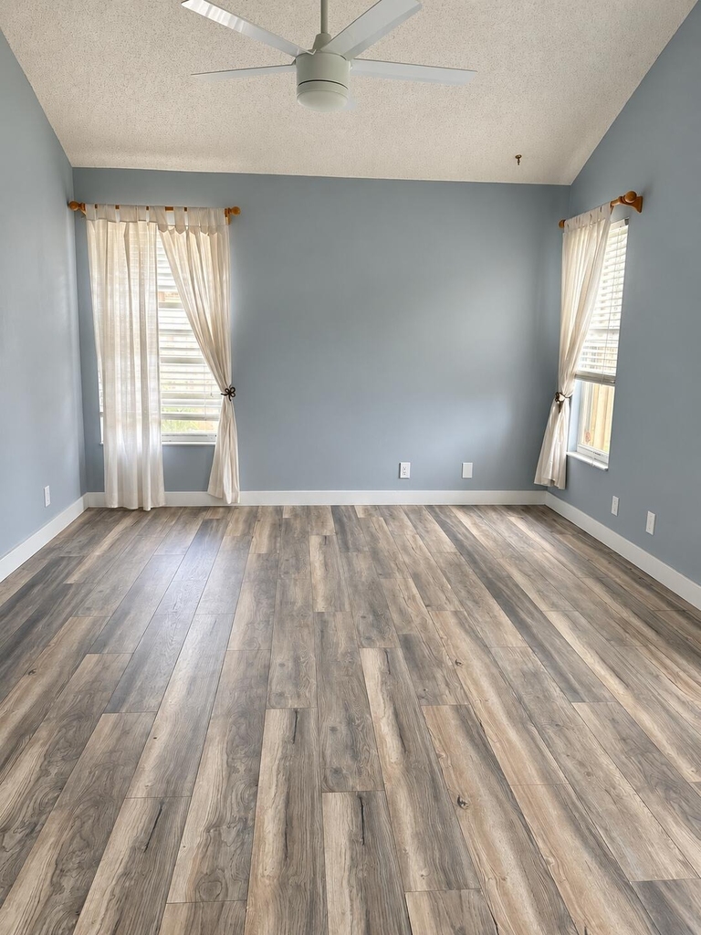 291 Maplecrest Circle - Photo 2
