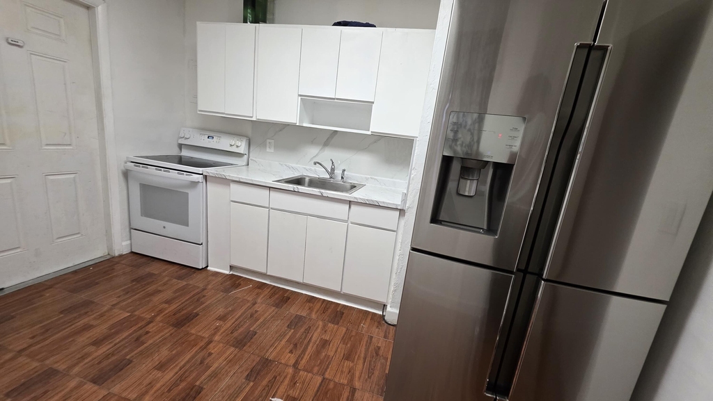 17961 Nw 5th Avenue - Photo 4