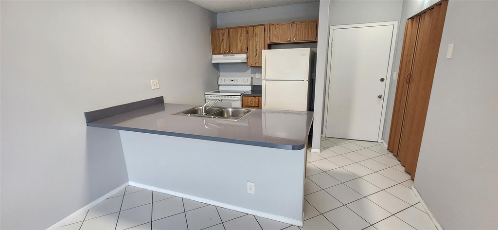 2501 Riverside Drive - Photo 0