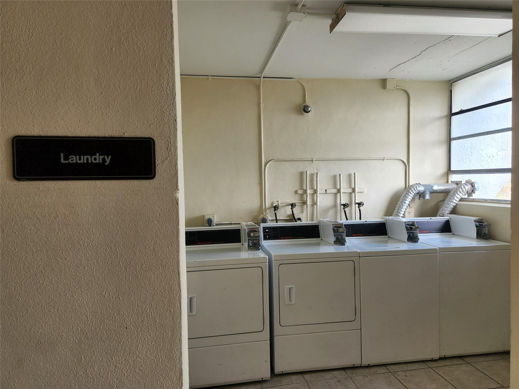 2501 Riverside Drive - Photo 11