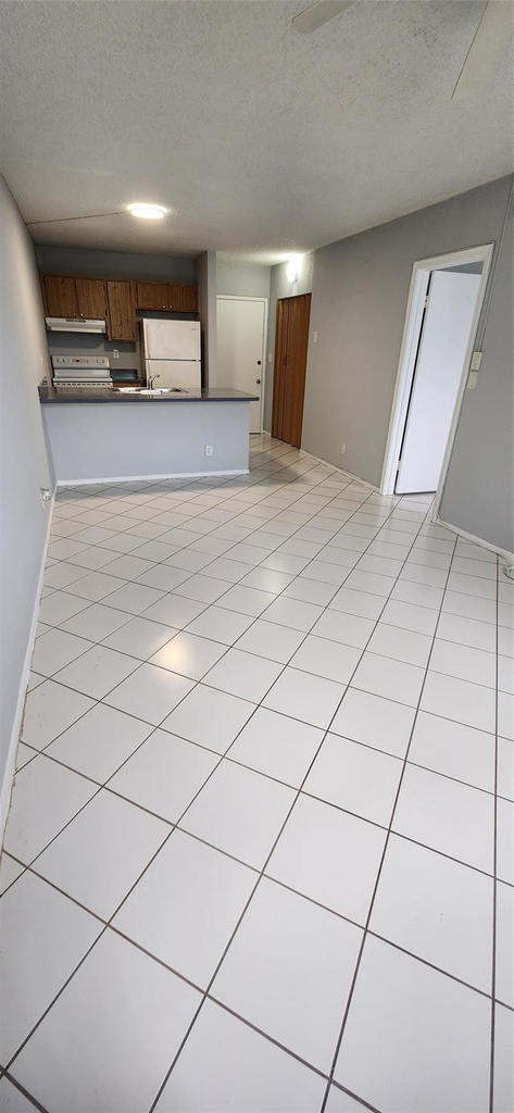 2501 Riverside Drive - Photo 3