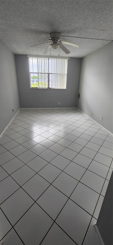 2501 Riverside Drive - Photo 5