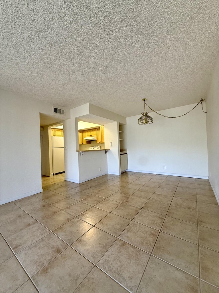1500 Se Royal Green Circle - Photo 1