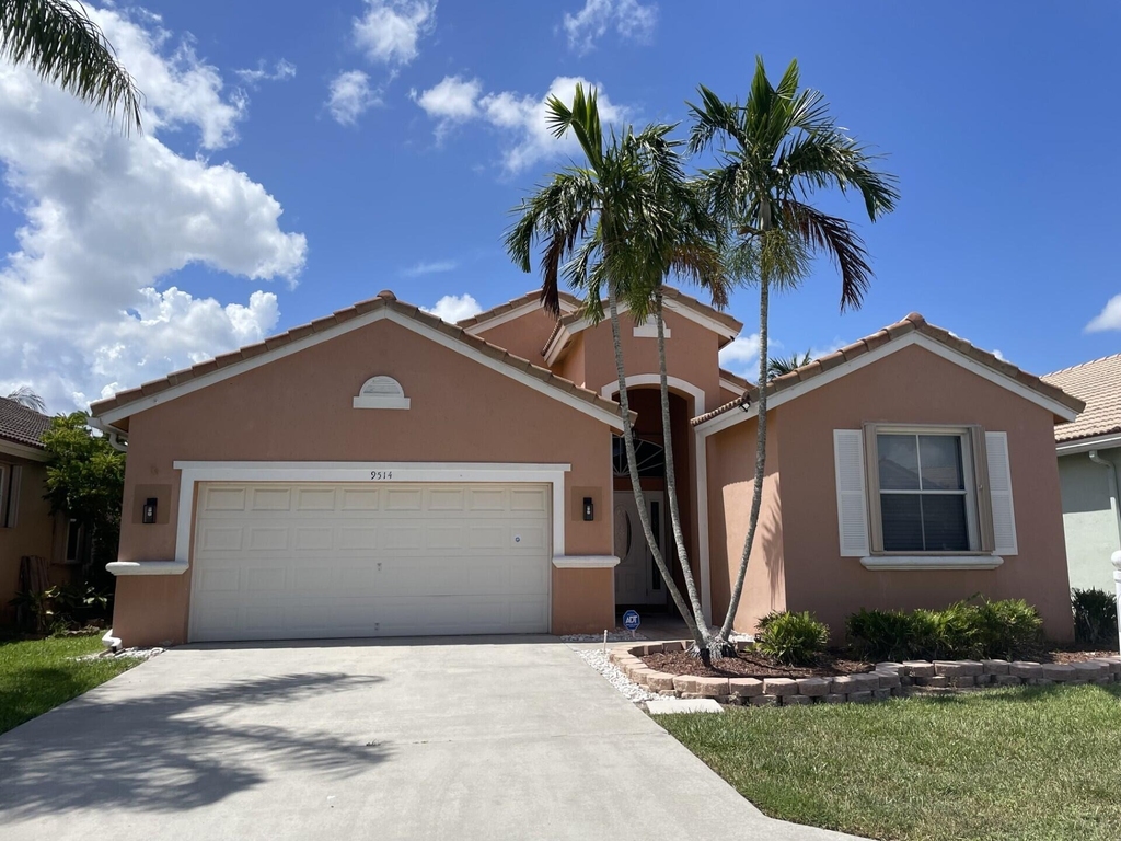 9514 Lago Drive - Photo 0