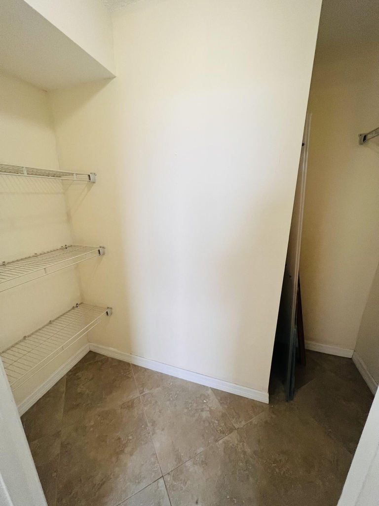 500 Executive Center Drive - Photo 9