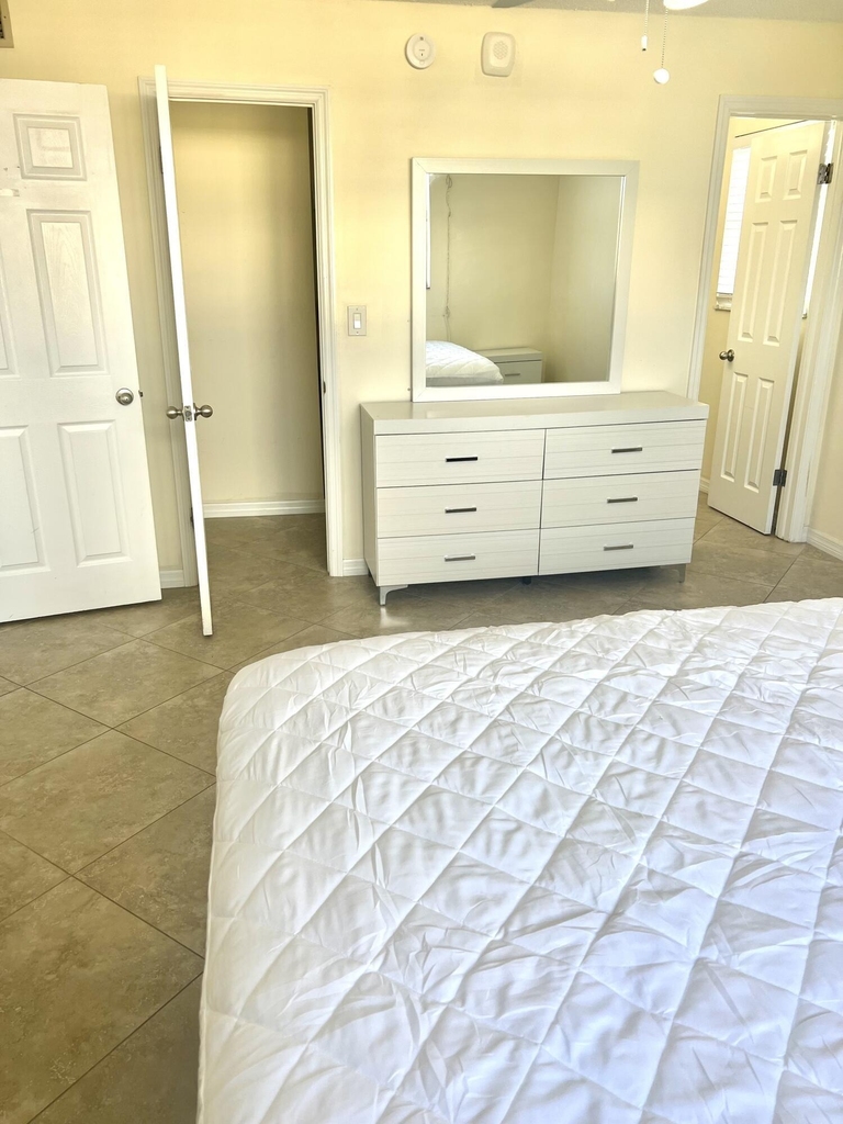 500 Executive Center Drive - Photo 8