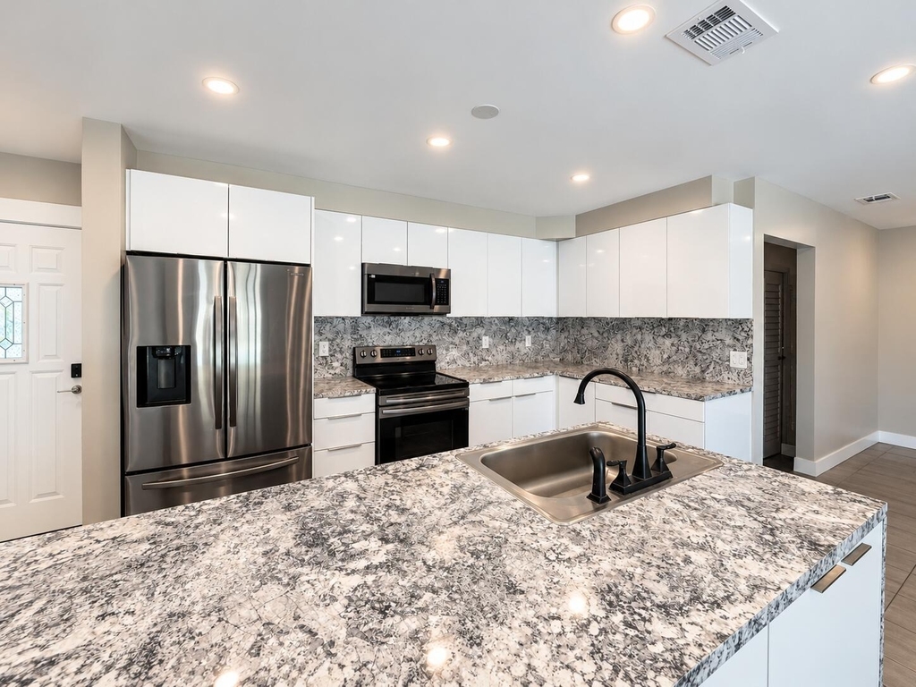 1343 W Ocean Avenue - Photo 2