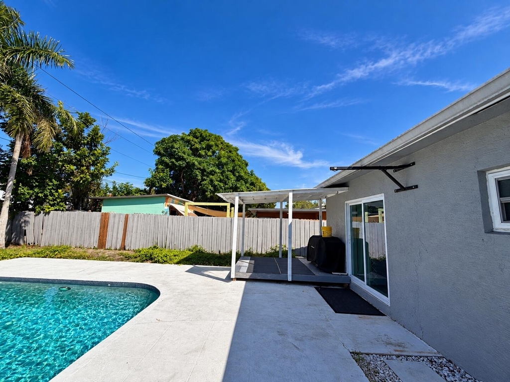 1343 W Ocean Avenue - Photo 14