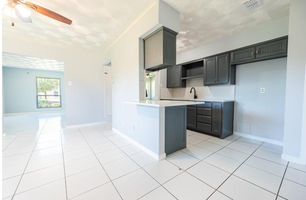 4430 Windsor Drive - Photo 11