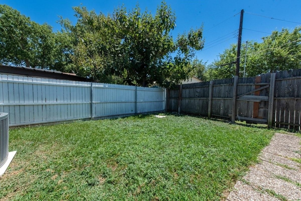 4430 Windsor Drive - Photo 20