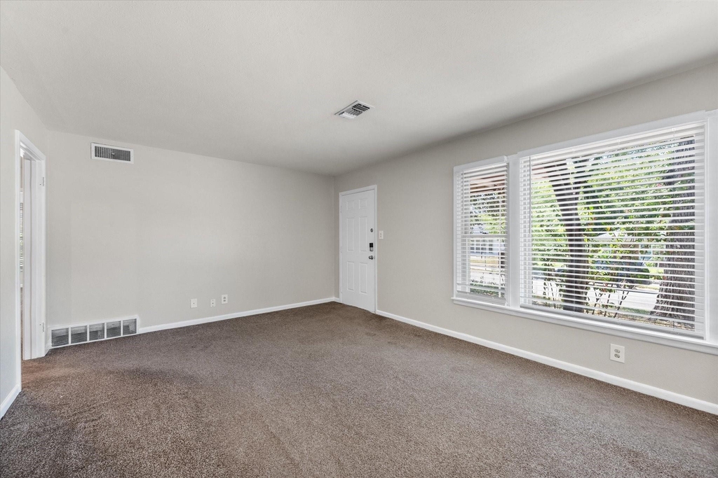 2716 Scruggs Park Drive - Photo 5