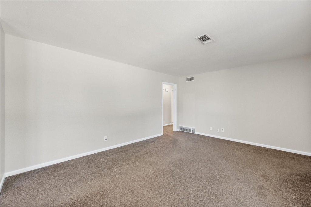 2716 Scruggs Park Drive - Photo 6