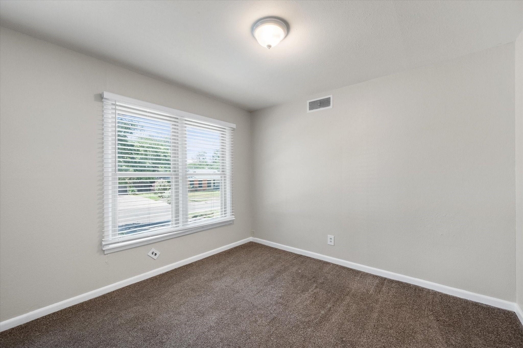 2716 Scruggs Park Drive - Photo 8