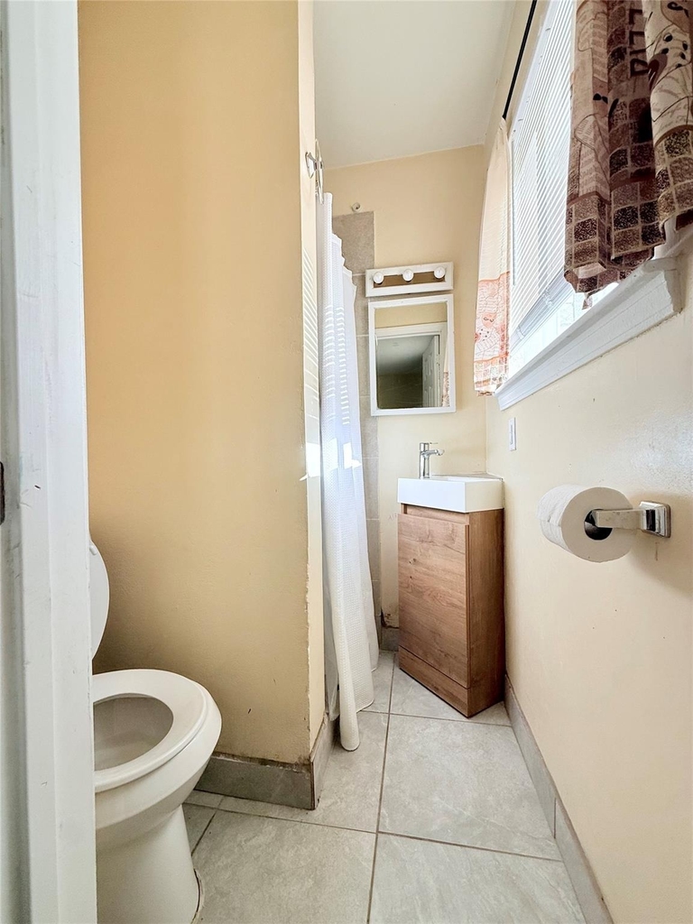 3702 Lindsey Court - Photo 11