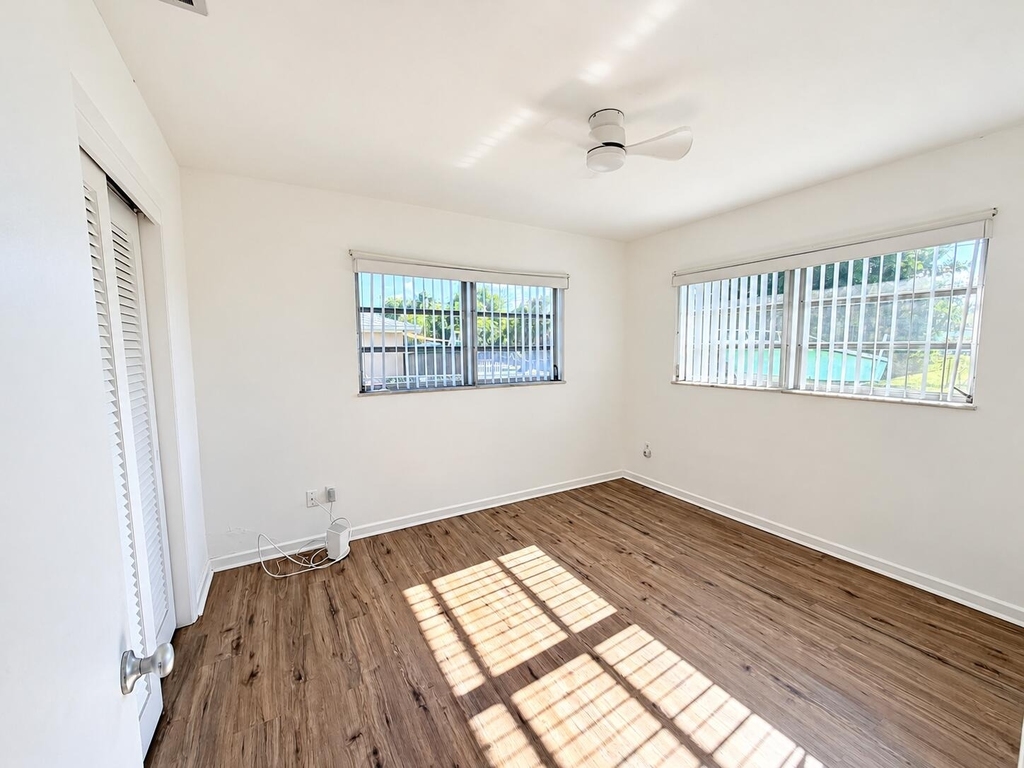 116 Ne Entrada Avenue - Photo 17