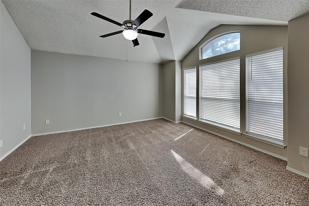 5932 Hillview Drive - Photo 7