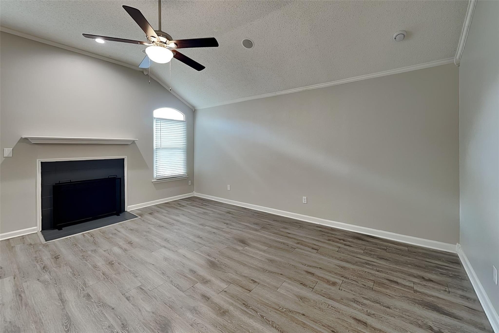 5932 Hillview Drive - Photo 4