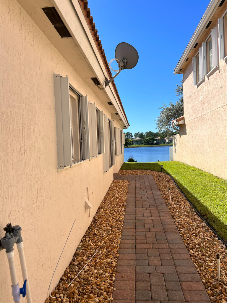 6129 Adriatic Way - Photo 2