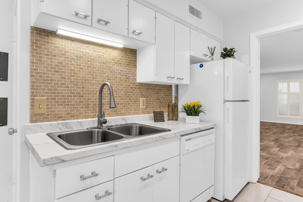 11332 Park Central Place - Photo 3