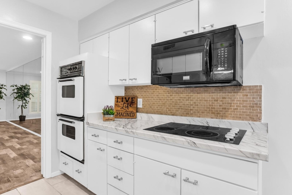 11332 Park Central Place - Photo 2