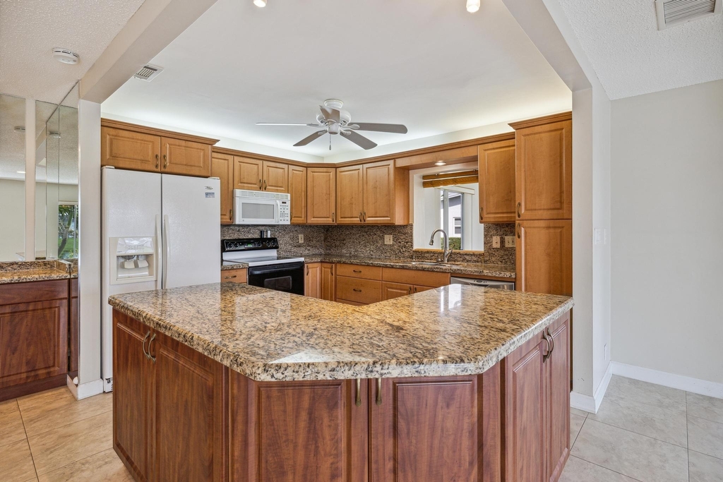 13654 Whippet Way W - Photo 10