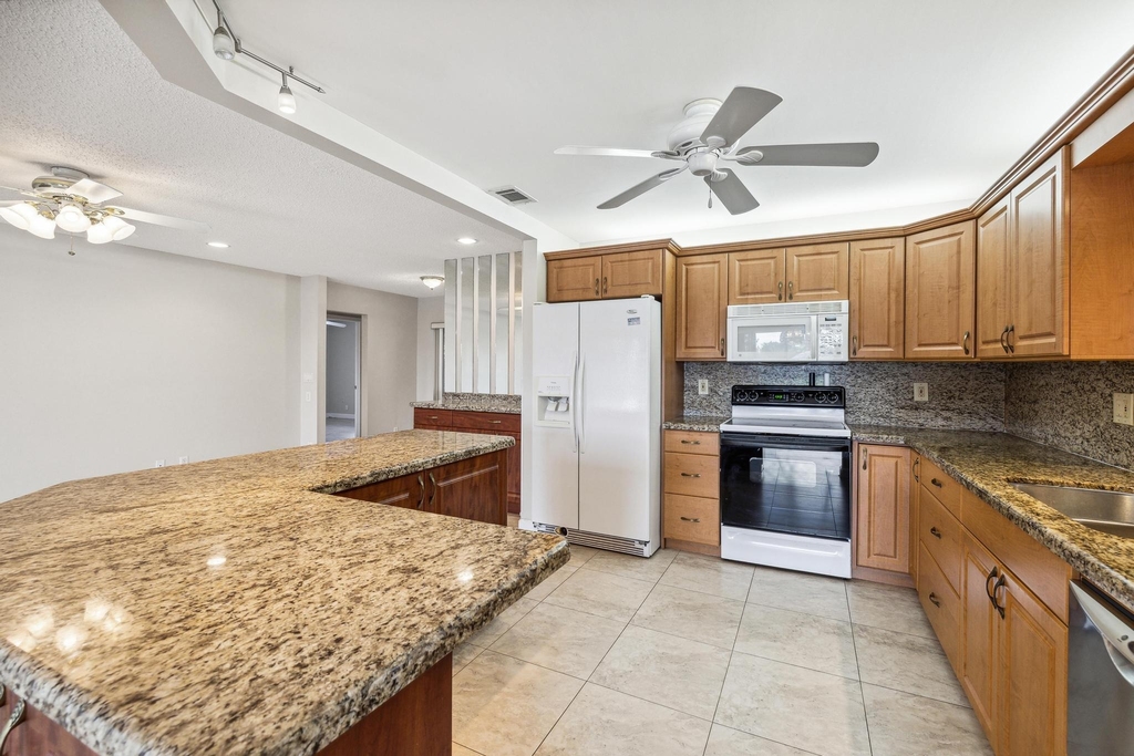 13654 Whippet Way W - Photo 14