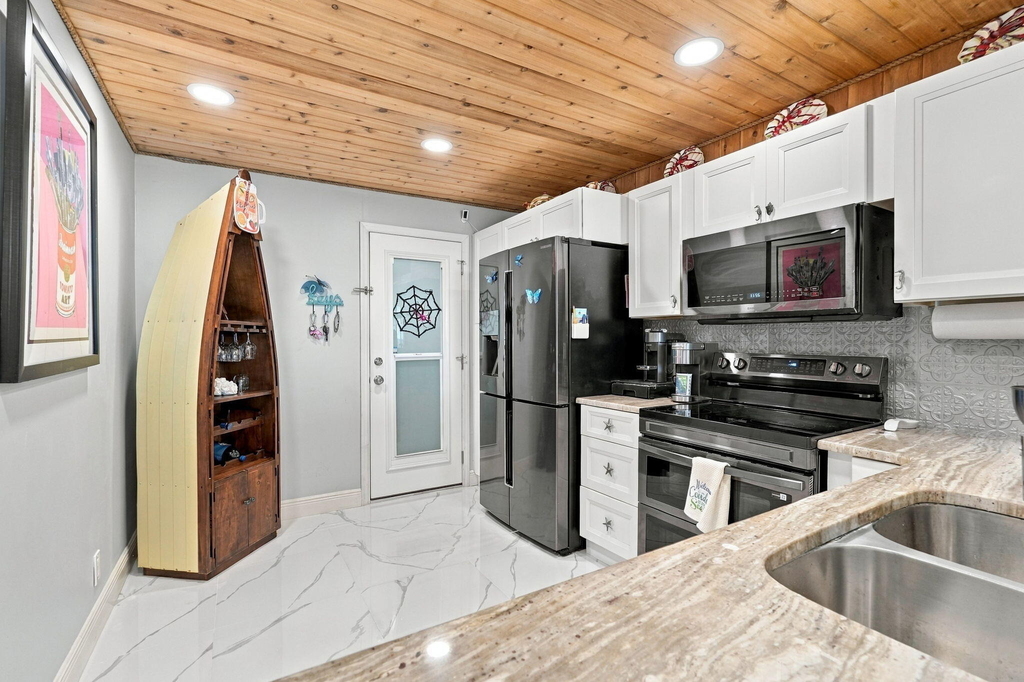 145 S Ocean Avenue - Photo 20