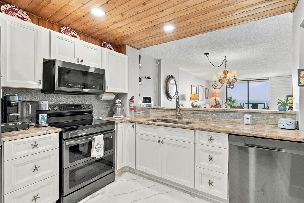 145 S Ocean Avenue - Photo 18