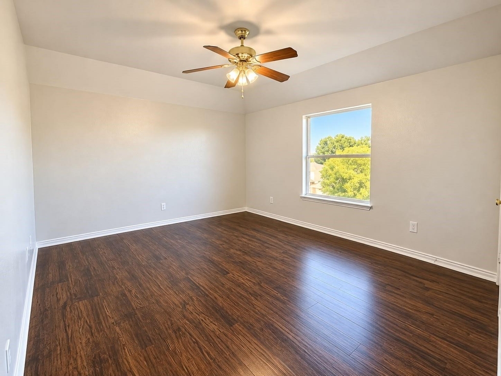 1920 Hillcroft Drive - Photo 17