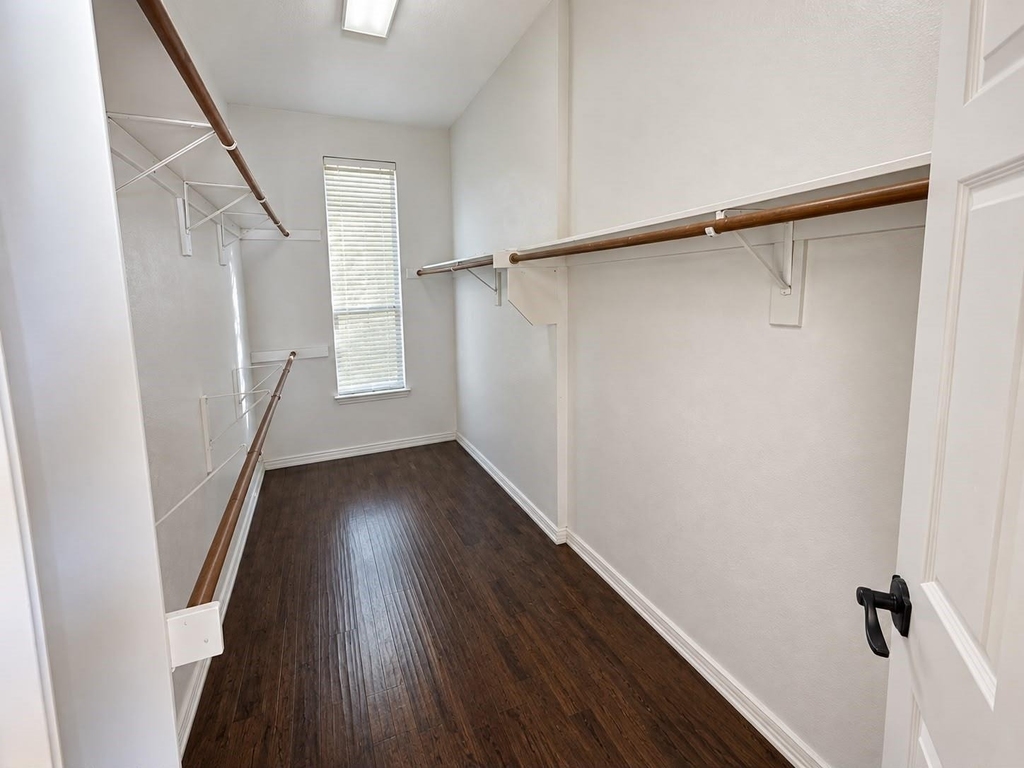 1920 Hillcroft Drive - Photo 11
