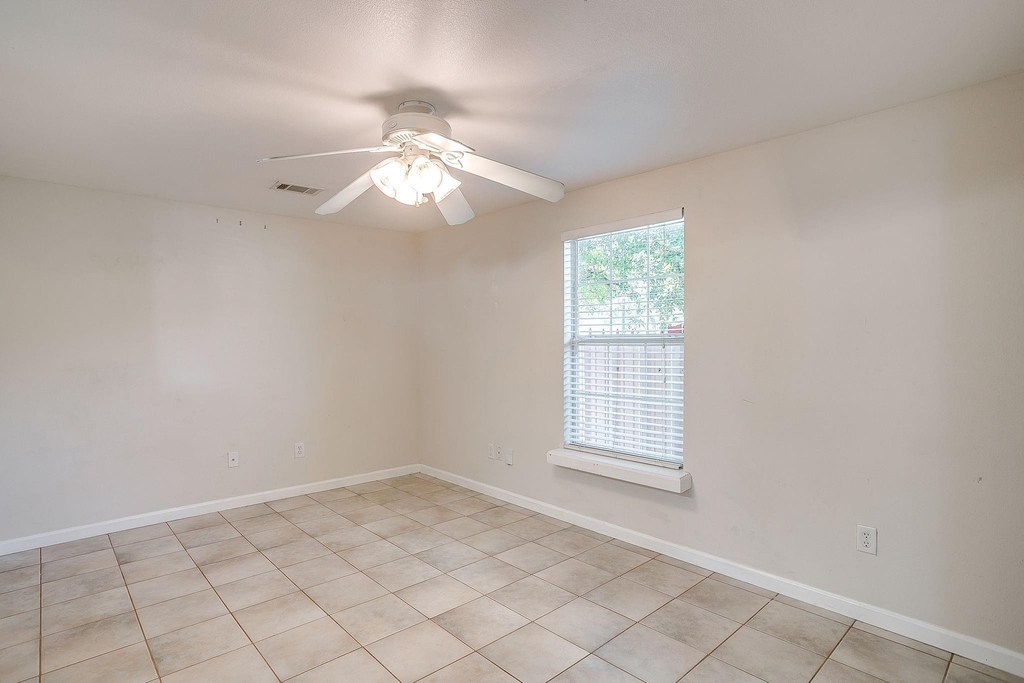2606 Wayside Avenue - Photo 5