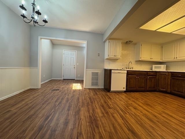 2913 Village Circle - Photo 11