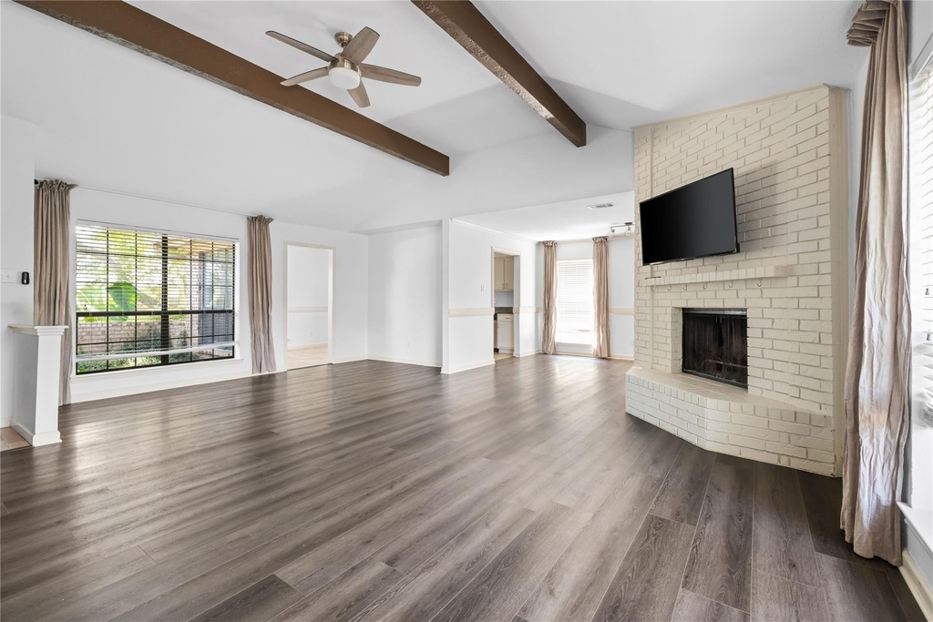 1317 Seabrook Drive - Photo 3
