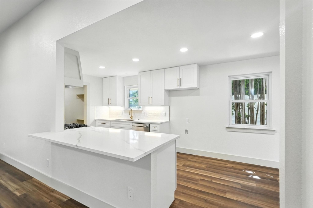 8570 Sweetwood Drive - Photo 7
