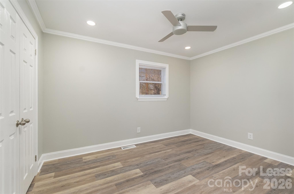 300 Holly Circle - Photo 11