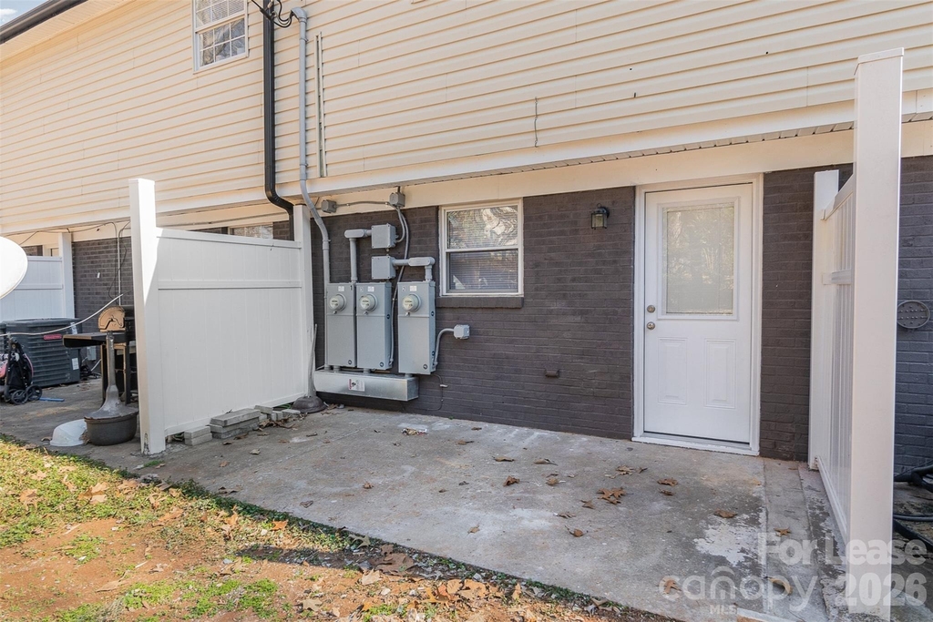 300 Holly Circle - Photo 13