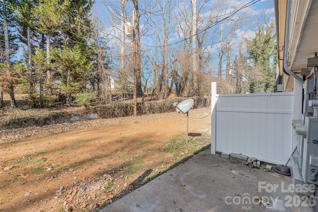 300 Holly Circle - Photo 14