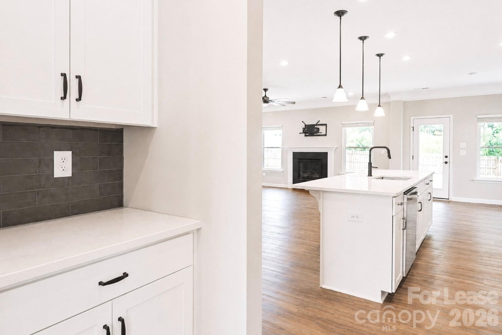 421 Buford Way - Photo 5