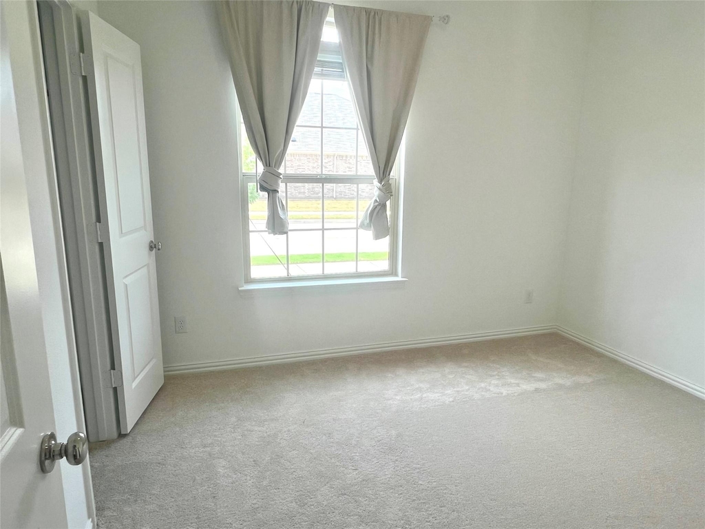 412 Ardsley Lane - Photo 1