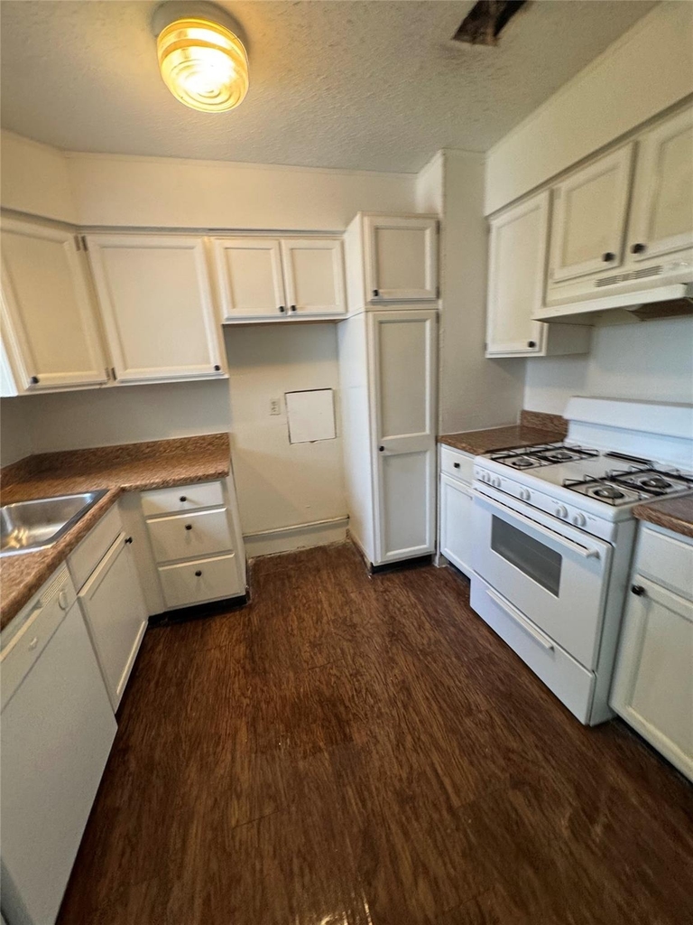 1311 E Inwood Drive - Photo 7