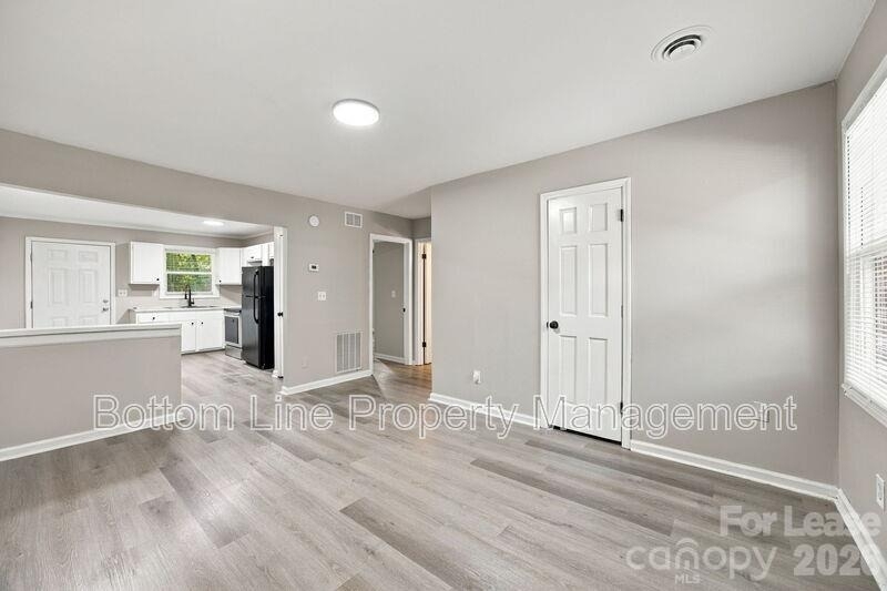 909 Carolina Avenue - Photo 12