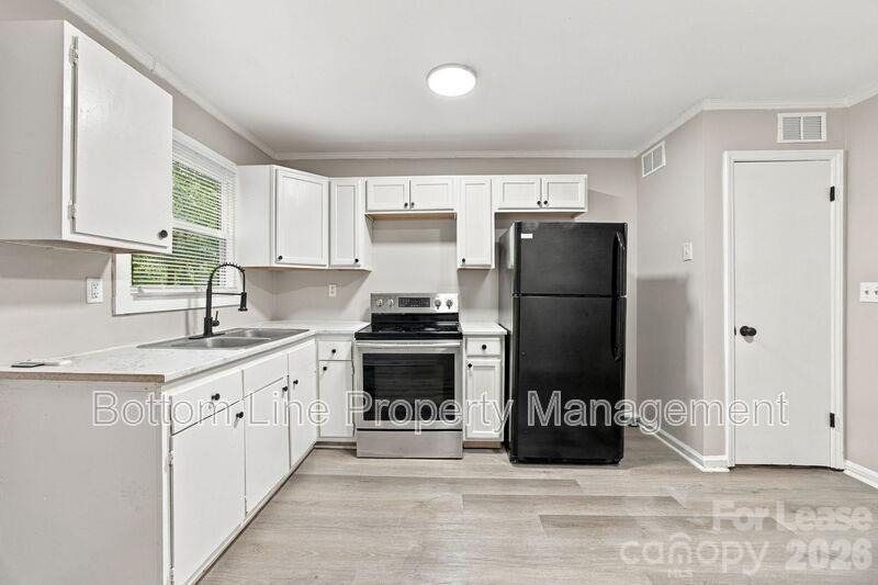 909 Carolina Avenue - Photo 8