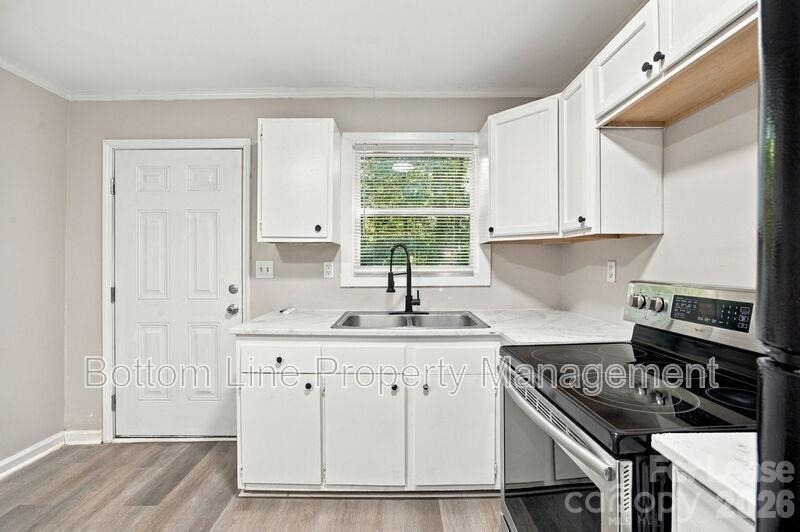 909 Carolina Avenue - Photo 9